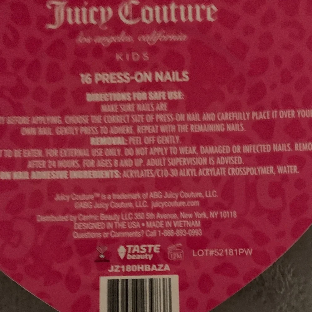 🆕- Juicy Couture Pink and White Press-On Nails Set